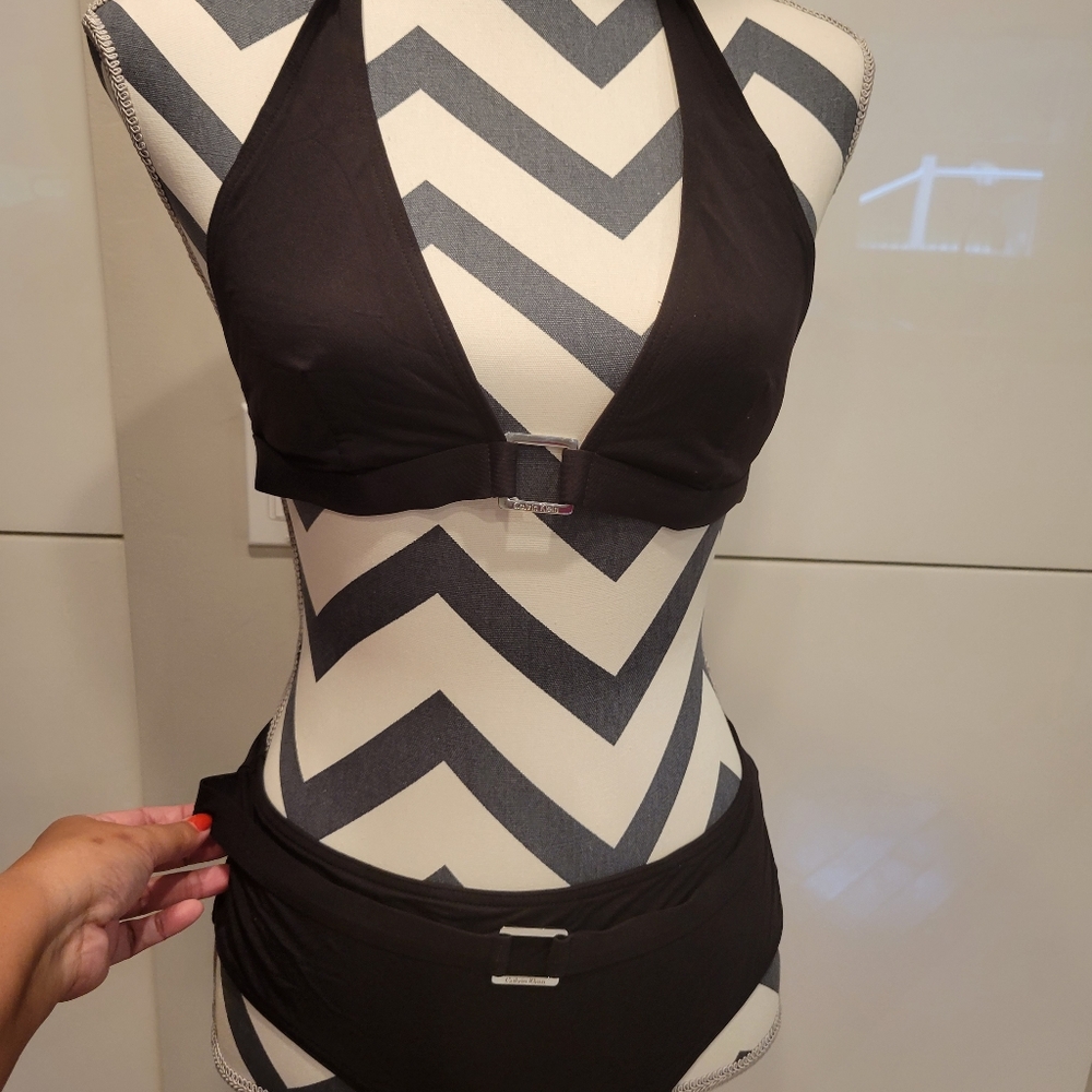 CALVIN KLEIN BIKINI SIZE LARGE
